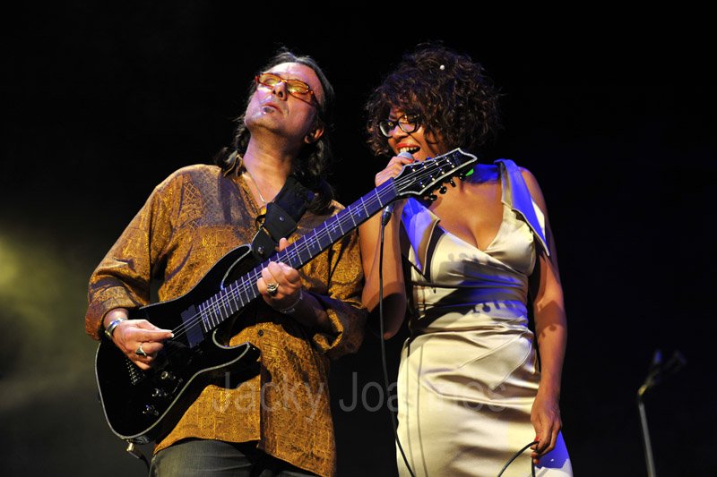 Phil Reptil & Mina Agossi © Jacky Joannès