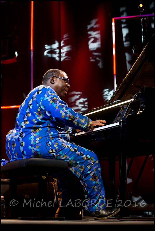 Cyrus Chestnut
