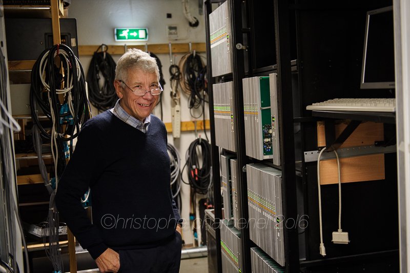 Jan Erik Kongshaug en face des serveurs