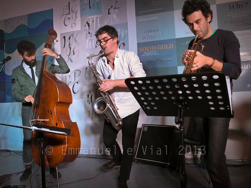 Contextual Trio