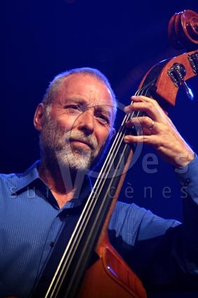 Dave Holland © P. Audoux/Vues sur Scènes