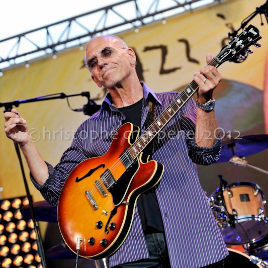Larry Carlton