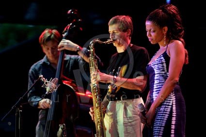 Mina Agossi / Alexandre Hièle / François Dumont d'Ayot