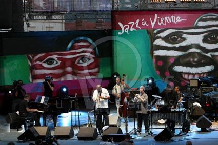 Donald Brown / Bill Mobley / Jean Toussaint / Steve Nelson / Essiet Essiet / (…)