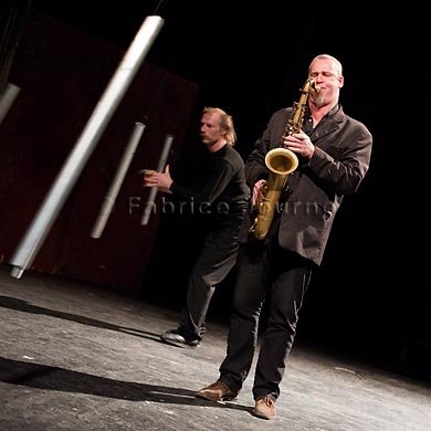 Akosh S & Jörg Müller