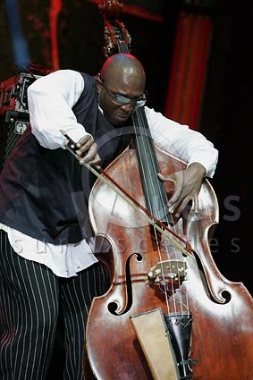 Charnett Moffett