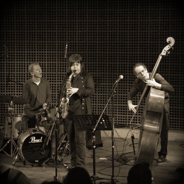 « Time Out trio »