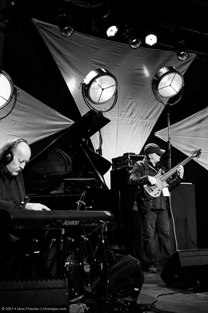 Jan Garbarek feat. Trilok Gurtu - Soundcheck