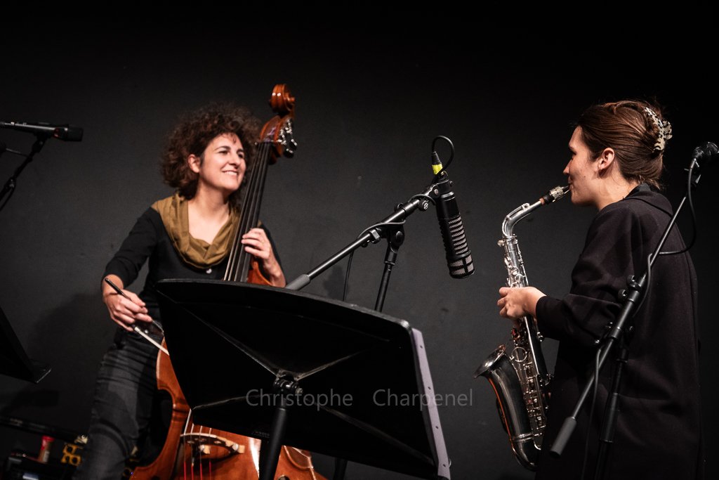 Athina Kontou, Luise Volkmann
