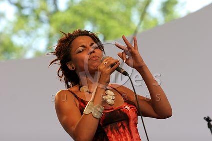 Mina Agossi