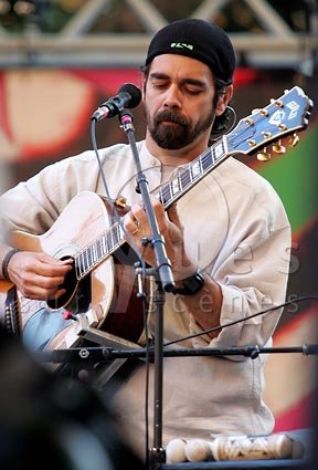 Nando Lauria