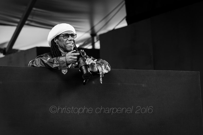 Nile Rogers en photographe et auditeur curieux du phénomène