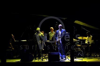 Walter Smith III / Aaron Park / Derek Neviergelt / Marcus Gilmore / Ambrose (…)