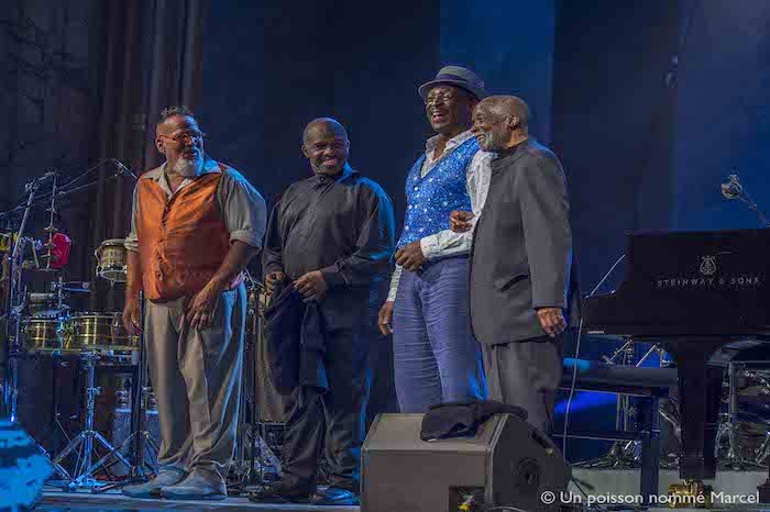 Manolo Badrena, James Camack, Hervin Riley, Ahmad Jamal à la fin du concert (…)