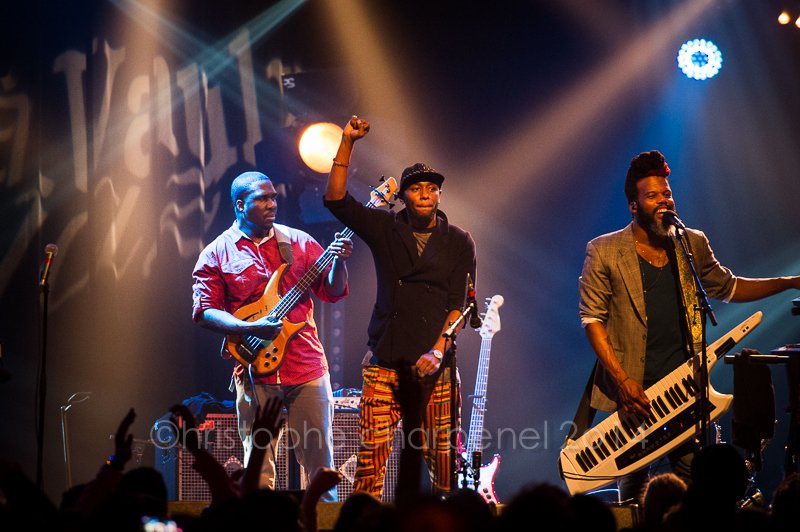 Derrick Hodges, Yasiin Bey aka Mos Def, Casey Benjamin