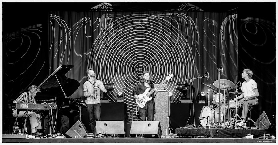 Sonic Hug © Patrick Van Vlerken