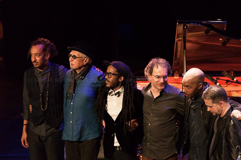 Gerald Clayton, Socratis Sinopoulos, Joe Sanders, Charles Lloyd, Eric (…)