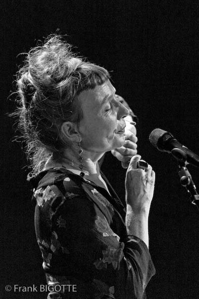 Catherine JAUNIAUX (voix) duo avec eRikm (platines...)