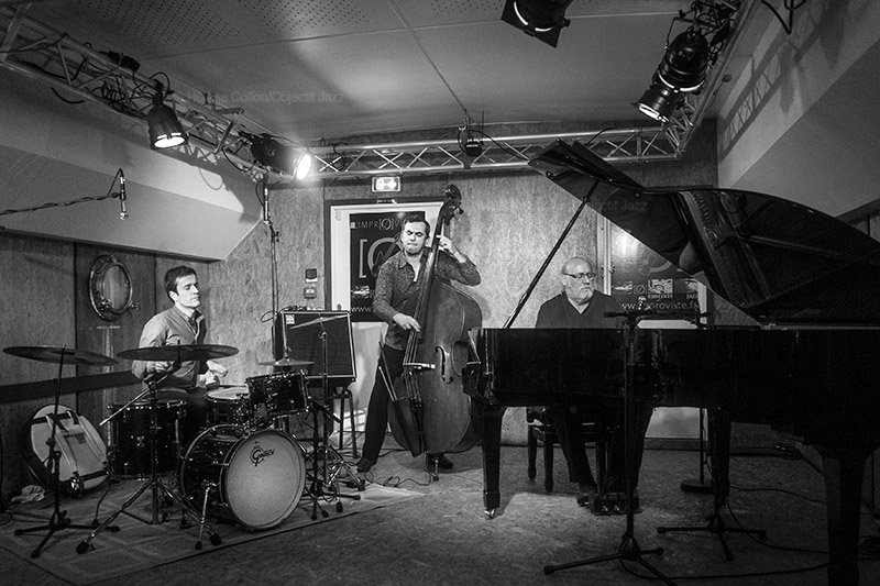 Emler, Tchamitchian, Echampard Trio