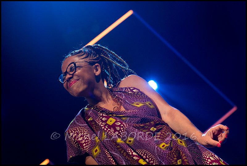 Mina Agossi