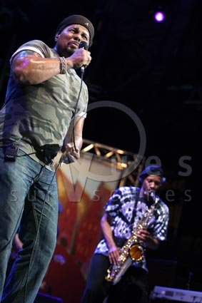 Aaron Neville / Charles Neville