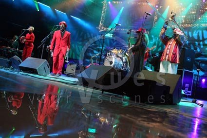 Boney Fields / Nadège Dumas / Jean-Paul Chabrele / Jerry Leonide / Hervé (…)