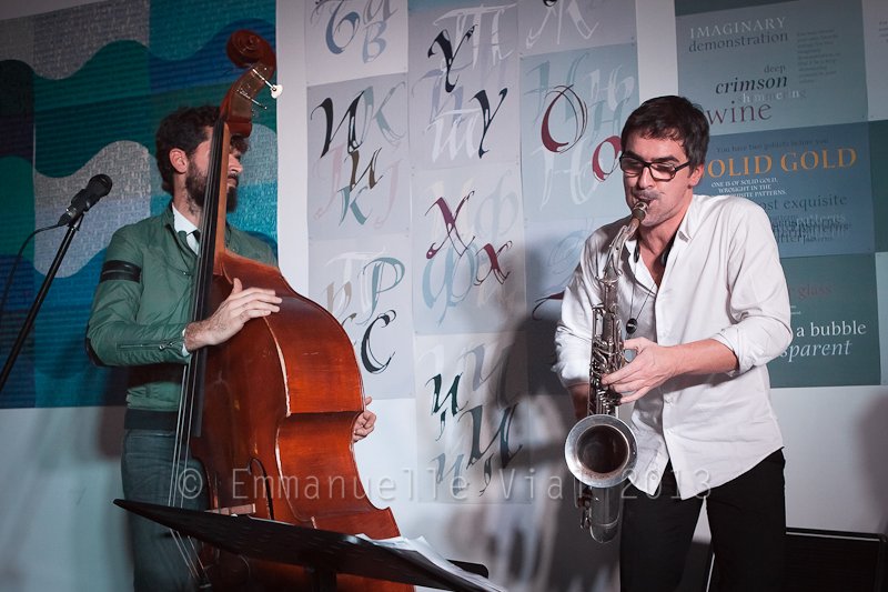 Contextual Trio