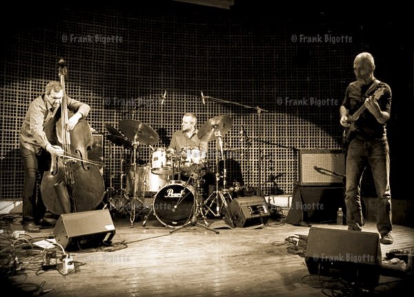 « Ways Out » en trio