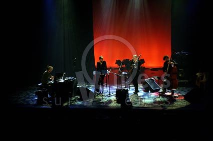 Yves Robert / Elise Caron / Jean-Philippe Morel / Stéfanus Vivens