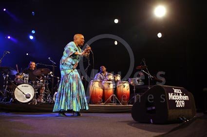 Dee Dee Bridgewater / Minino Garay / Pernell Saturnino