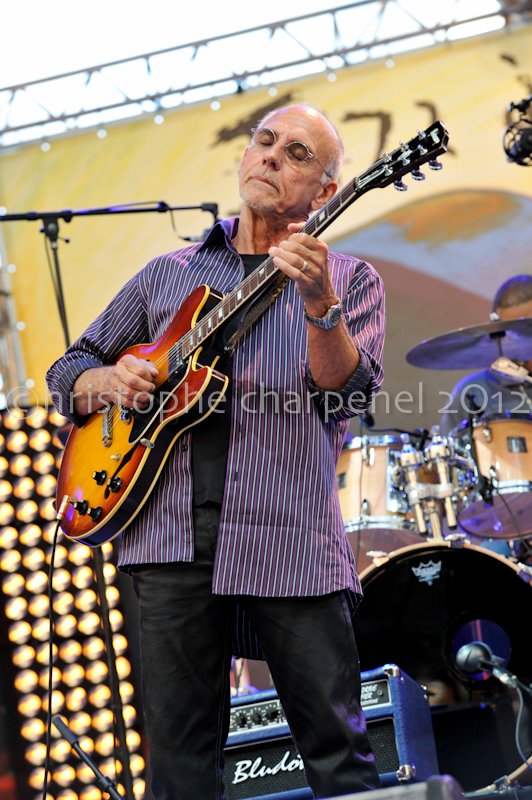 Larry Carlton