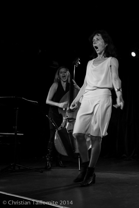Élise Dabrowski, Claudine Hunault