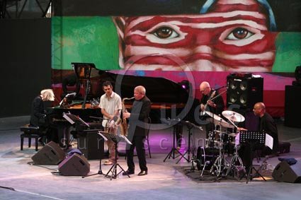 Carla Bley / Andy Sheppard / Steve Swallow / Billy Drummond / Paolo Fresu