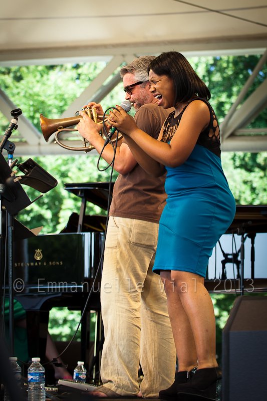 Siya Makuzeni et Marcus Wyatt