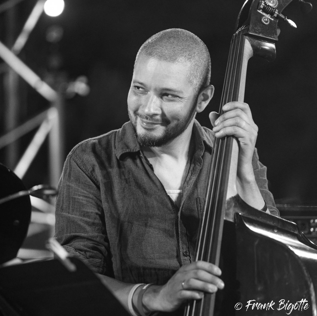 Julio César González