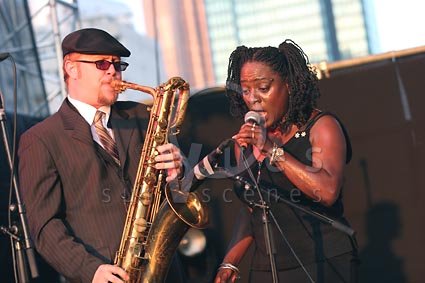 Ian Hendrickson / Sharon Jones