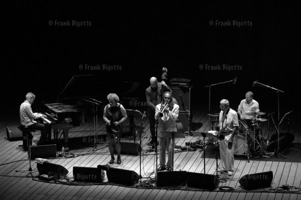 Ronald Baker Quintet invite Michelle Hendricks