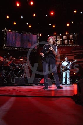 John McLaughlin / Dominique Di Piazza / Mark Mondesir