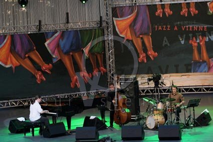 Jérémie Ternoy / Nicolas Mahieux / Charles Duytschaever