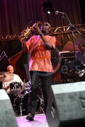 Manu Dibango / Jean-Pierre Derouard