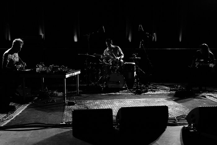 Oren Ambarchi, Andreas Werliin et Tashi Dorji