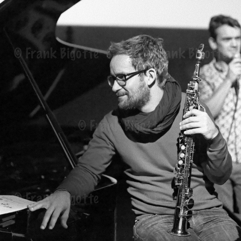 Émile Parisien (saxophones soprano et ténor) - Stéphane Kerecki quartet « (…)