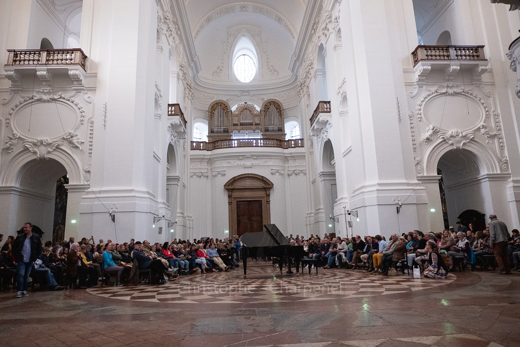À la Kollegienkirche avant le concert