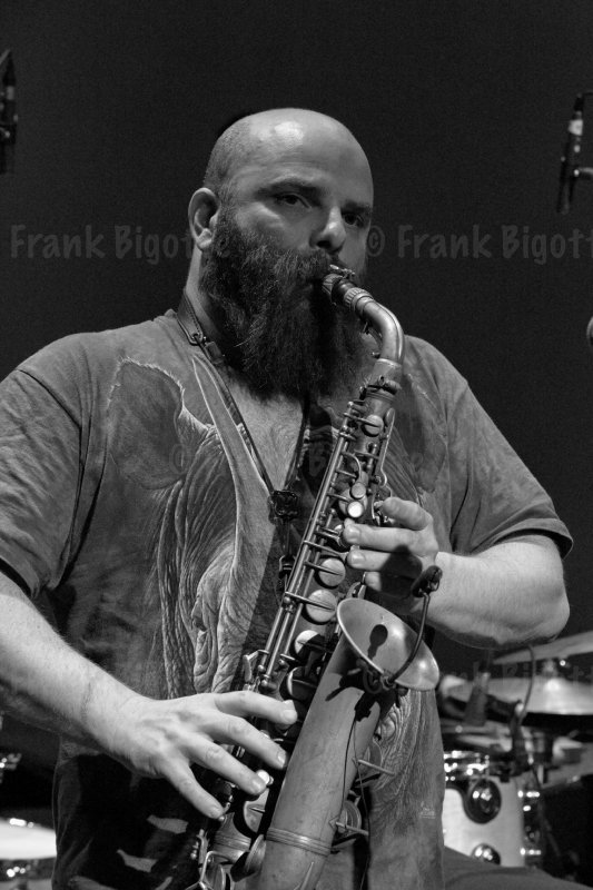 Thomas de Pourquery (direction, saxophones alto et soprano, voix ...) - (…)