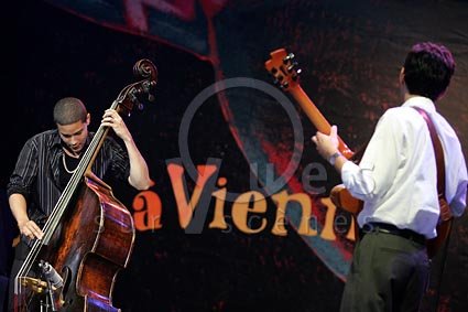 Julian Lage / Luques Curtis